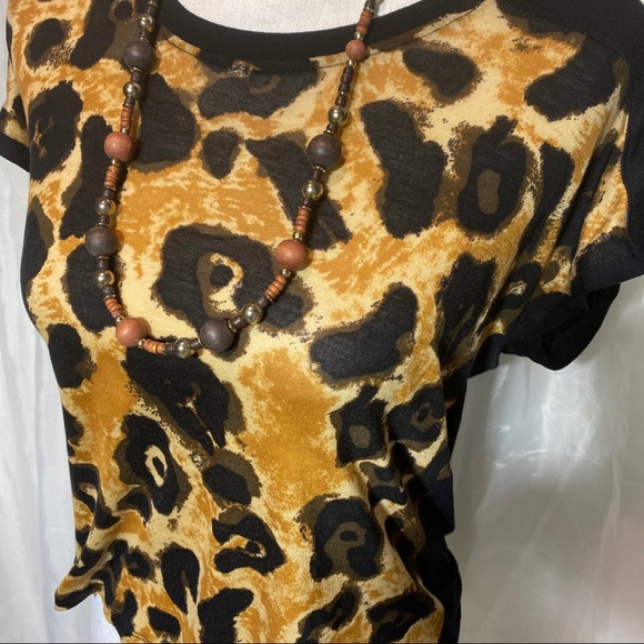 Forever 21 Perfect Fit Leopard Print Top - Picture 4 of 16